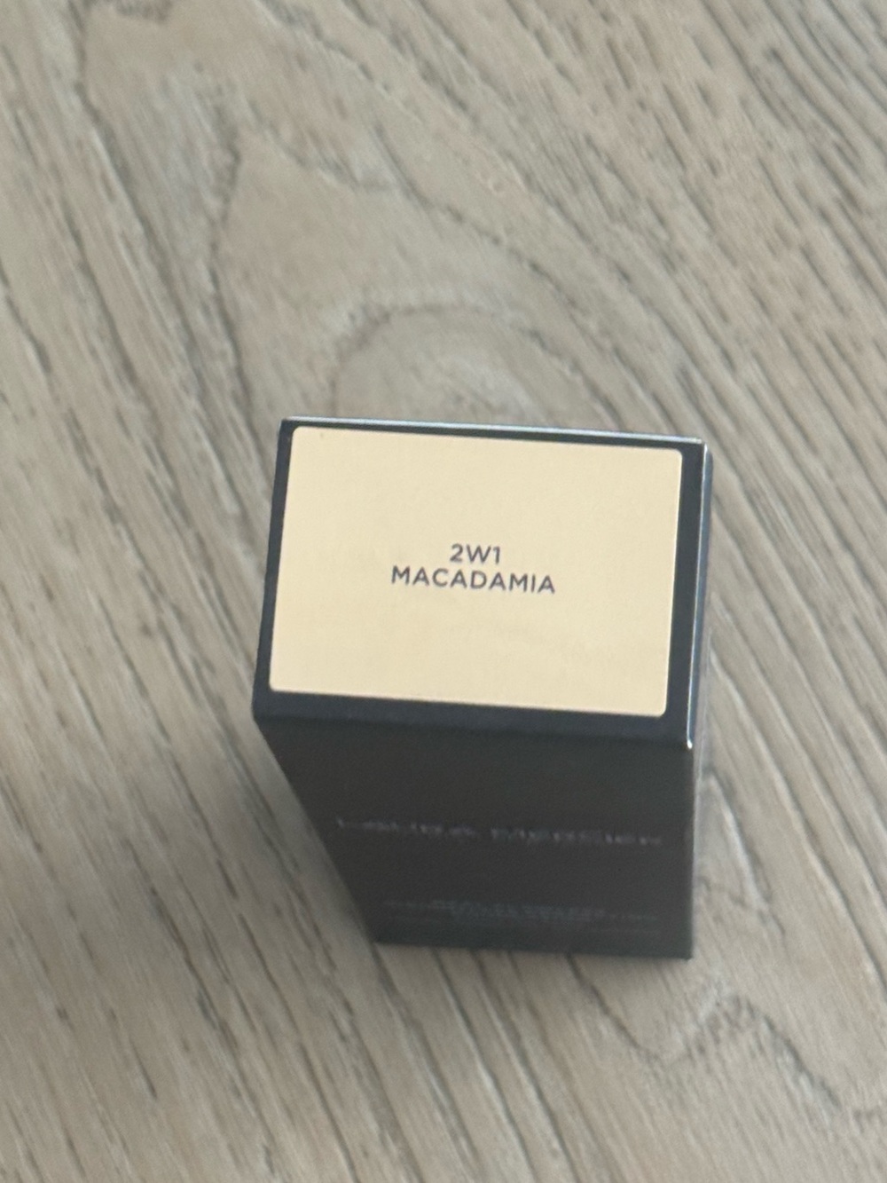 Laura Mercier Real Flawless Weightless Perfecting Foundation - Picture 3 of 3